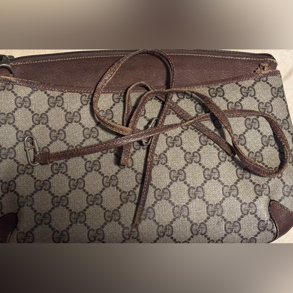 Authentic Gucci Monogram Crossbody - Picture 6 of 6